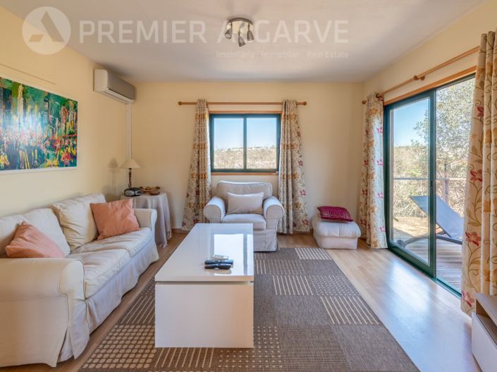 Image No.65-6 Bed House for sale