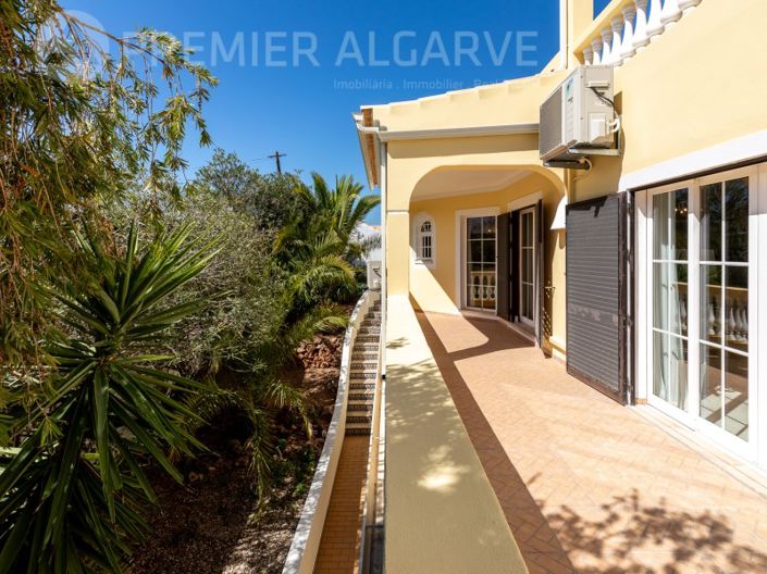 Image No.7-6 Bed House for sale