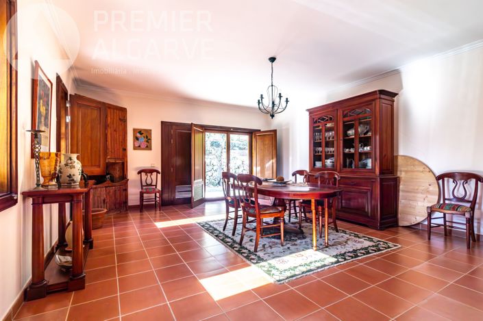 Image No.12-5 Bed Villa for sale