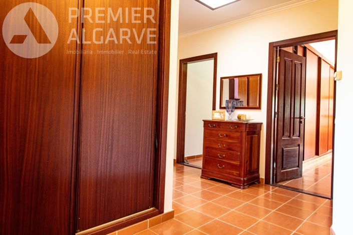 Image No.15-5 Bed Villa for sale