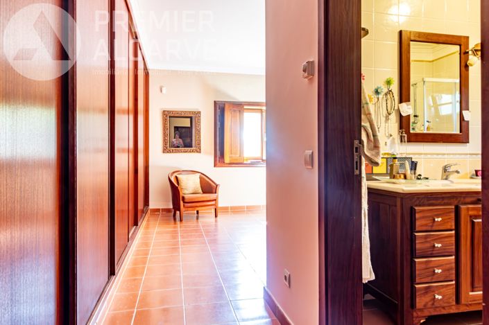 Image No.18-5 Bed Villa for sale