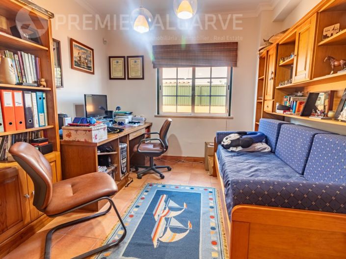 Image No.13-3 Bed House for sale