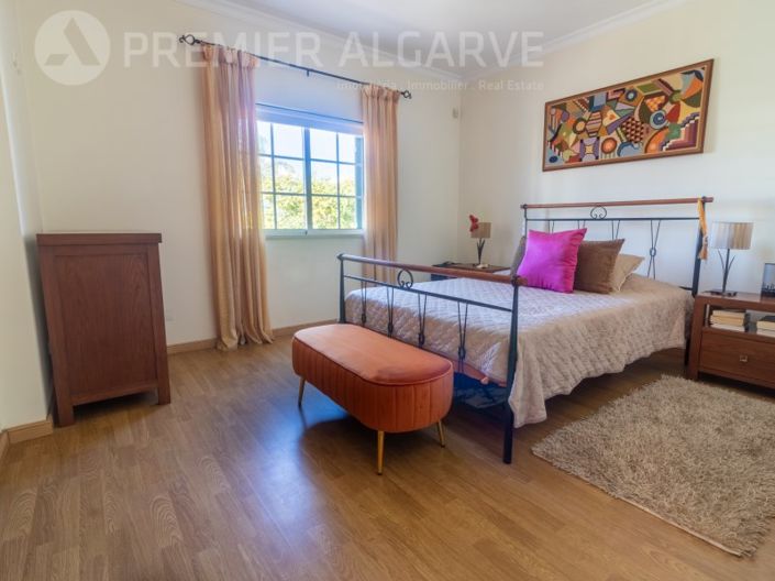 Image No.14-3 Bed House for sale