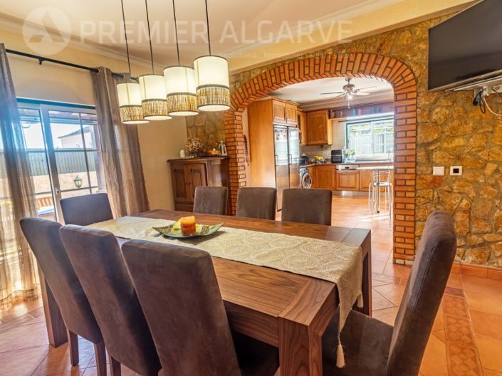 Image No.9-3 Bed House for sale