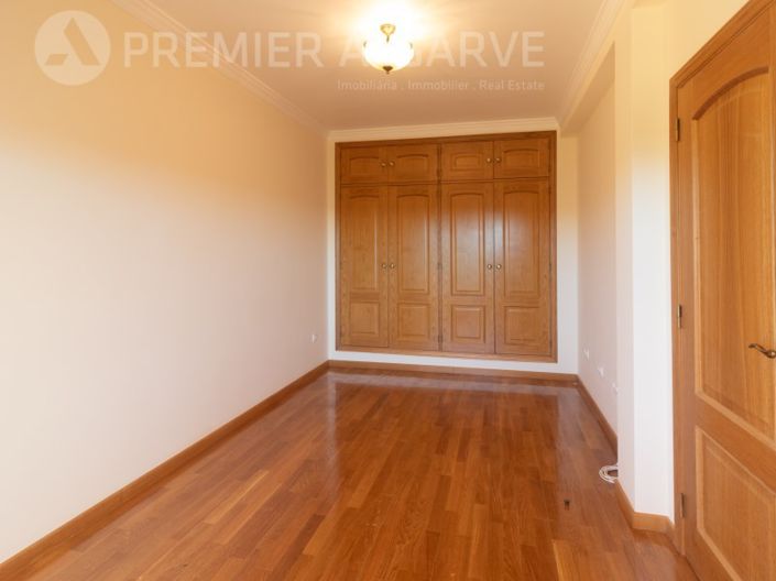 Image No.13-4 Bed House for sale