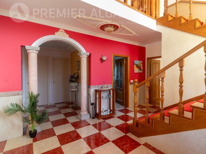 Image No.4-4 Bed House for sale