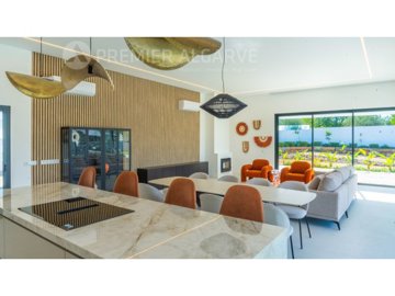 id83fc7a01-0000-0500-0000-000017b2713e