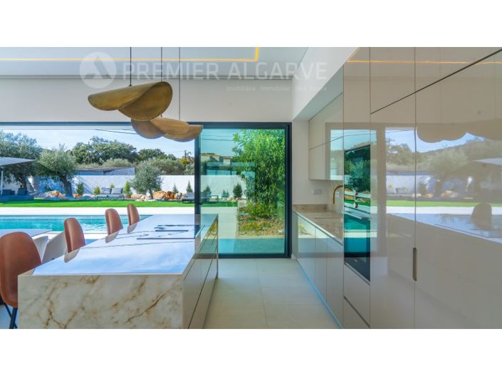 Image No.11-4 Bed House for sale