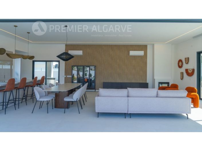 Image No.14-4 Bed House for sale