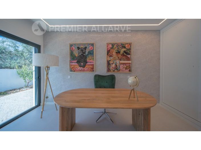 Image No.23-4 Bed House for sale