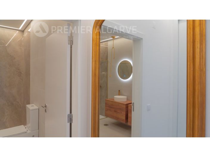 Image No.26-4 Bed House for sale