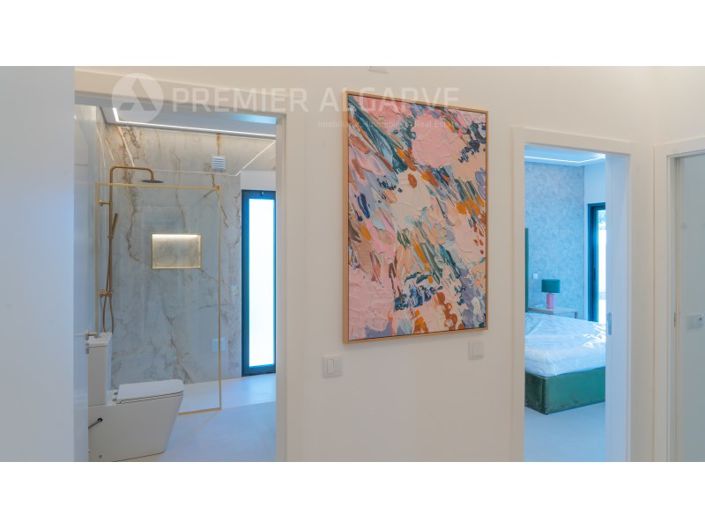 Image No.29-4 Bed House for sale