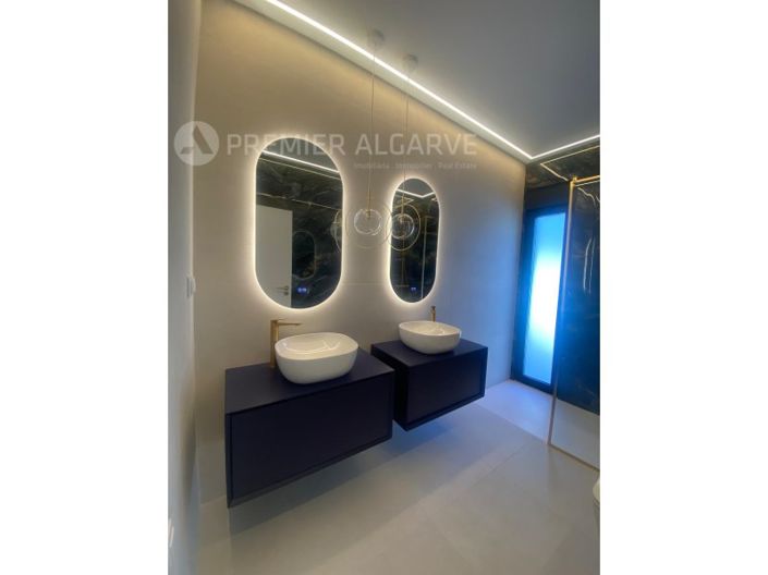 Image No.35-4 Bed House for sale