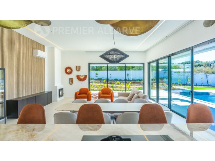 Image No.4-4 Bed House for sale