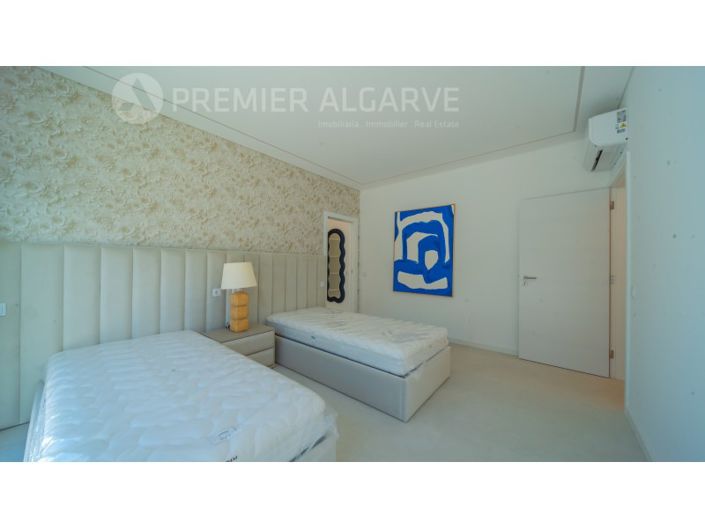 Image No.43-4 Bed House for sale