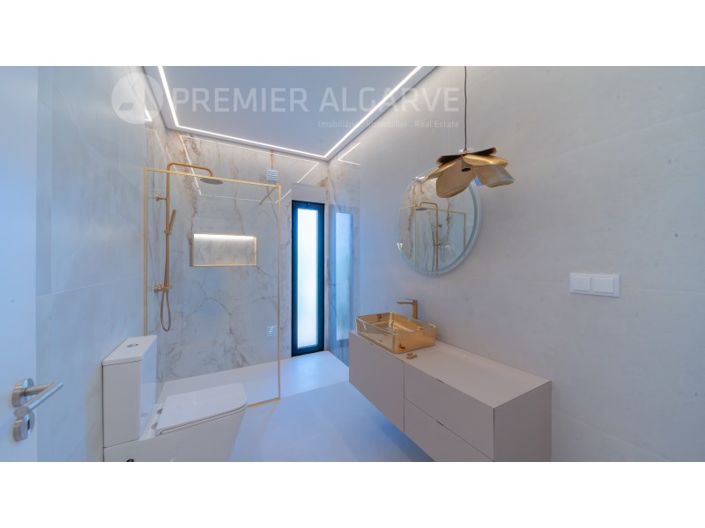 Image No.53-4 Bed House for sale