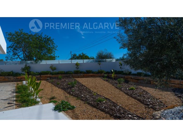 Image No.58-4 Bed House for sale