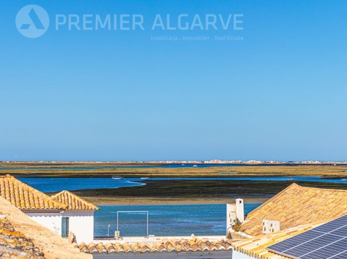 Image No.1-5 Bed House for sale