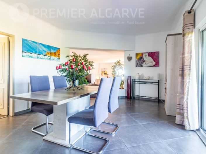 Image No.11-3 Bed House for sale