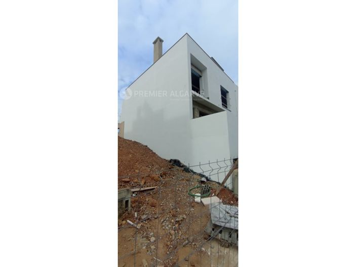 Image No.5-3 Bed House for sale