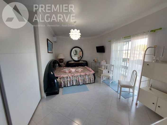 Image No.15-5 Bed Villa for sale