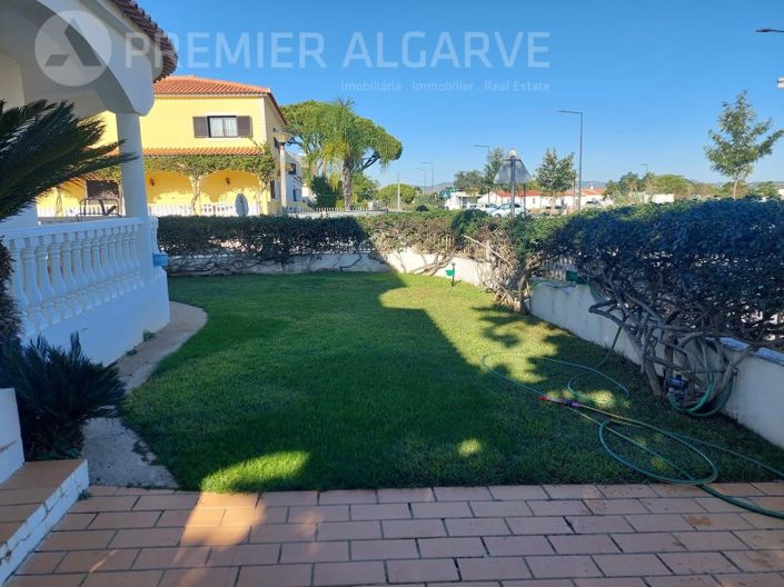 Image No.2-5 Bed House for sale