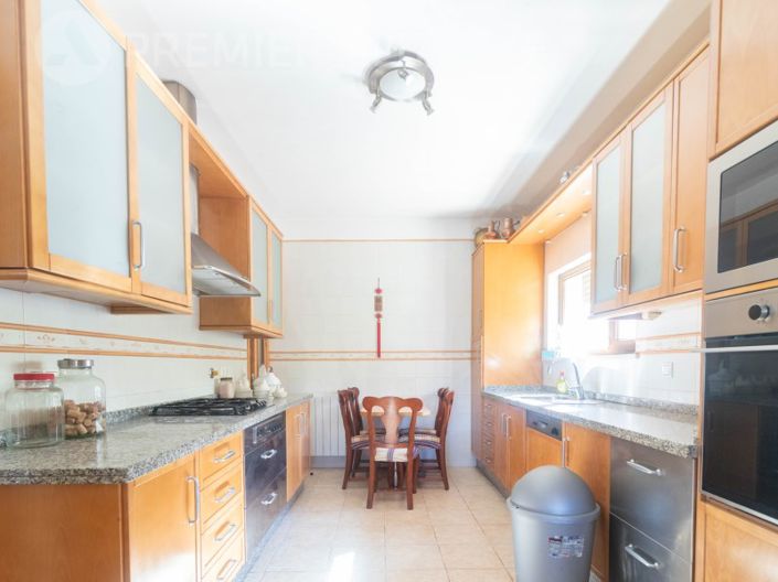 Image No.10-4 Bed House for sale