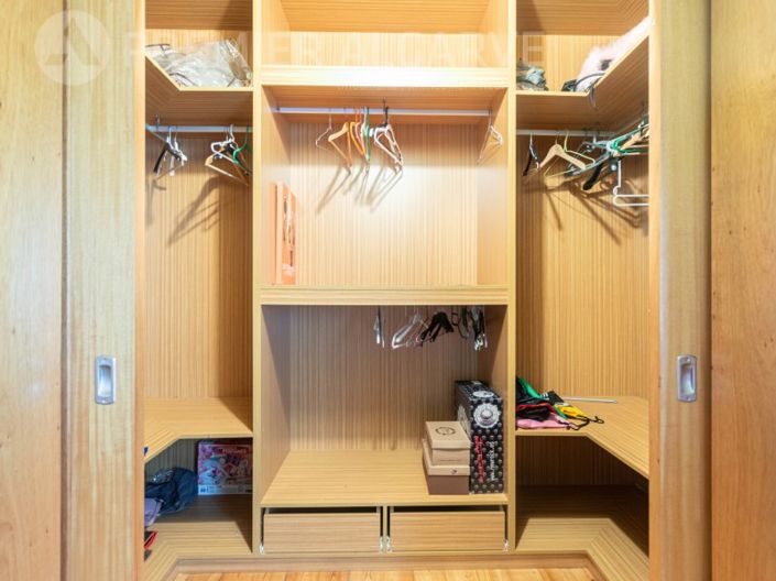 Image No.12-4 Bed House for sale