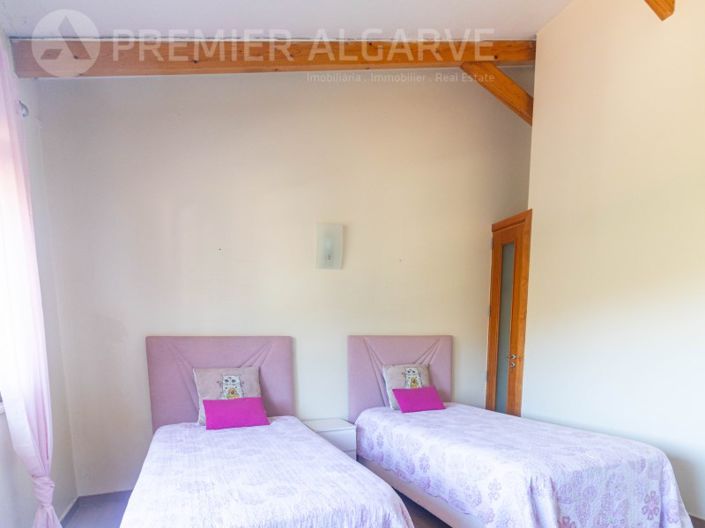 Image No.17-4 Bed House for sale