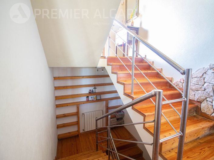 Image No.21-4 Bed House for sale