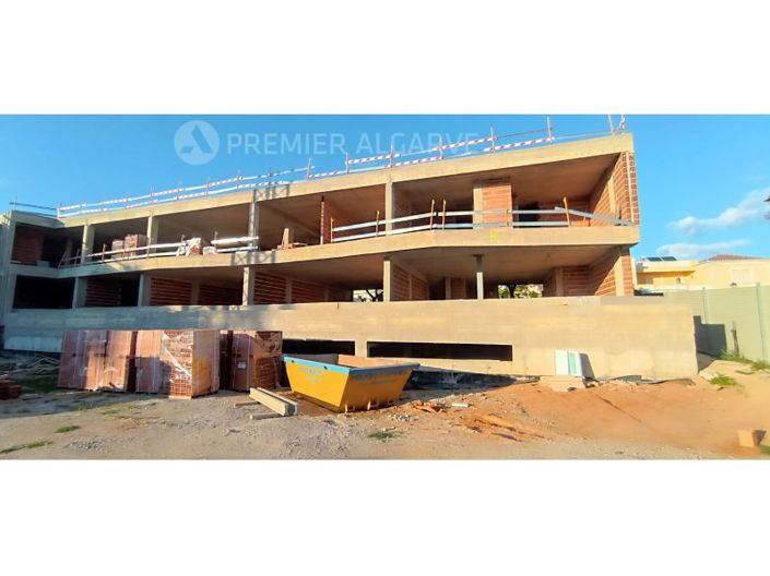 Image No.8-3 Bed House for sale