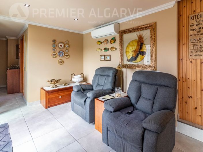 Image No.10-6 Bed House for sale