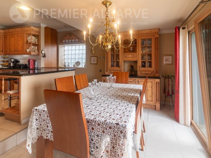 Image No.12-6 Bed House for sale