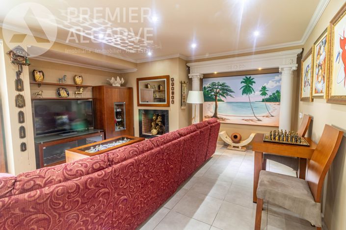 Image No.13-6 Bed Villa for sale