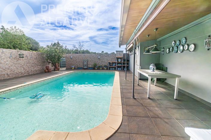 Image No.2-6 Bed Villa for sale
