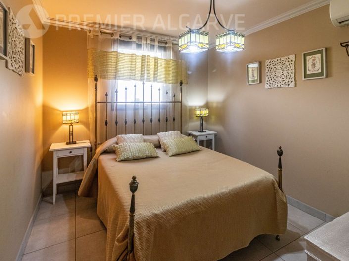 Image No.23-6 Bed House for sale