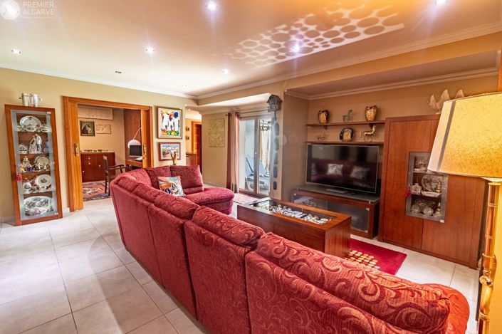 Image No.25-6 Bed Villa for sale