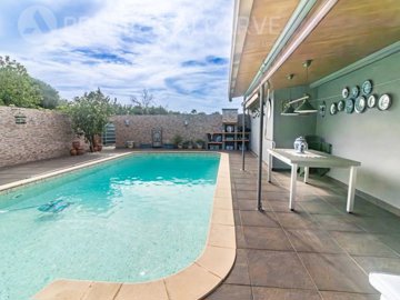 1 - Loule, House