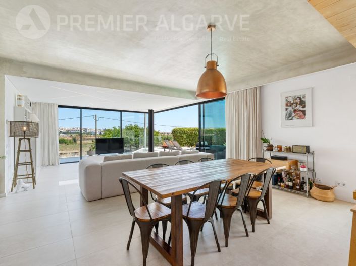 Image No.11-4 Bed House for sale