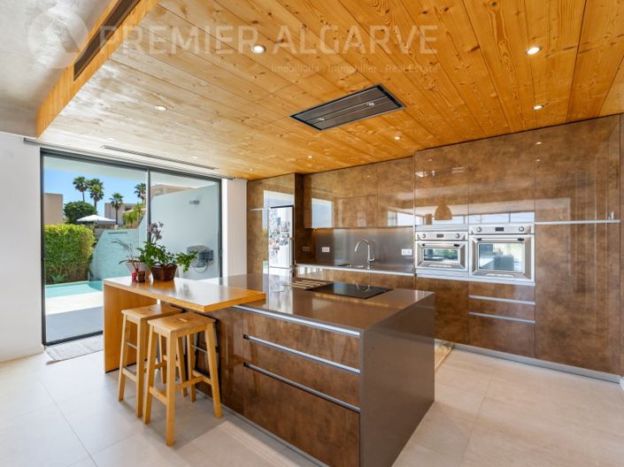 Image No.14-4 Bed House for sale