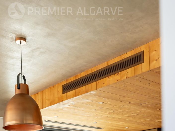 Image No.15-4 Bed House for sale