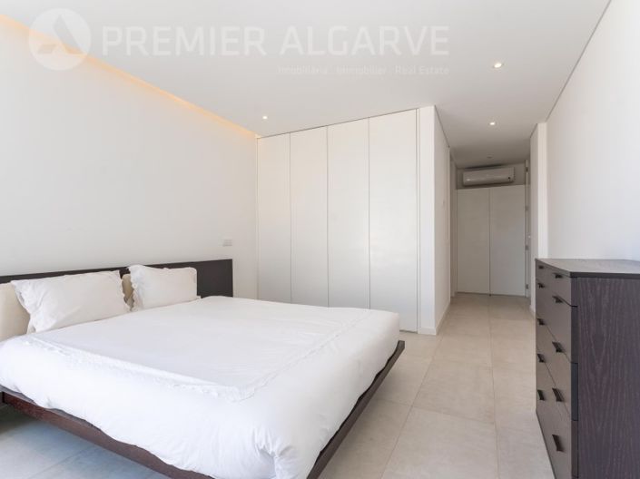 Image No.21-4 Bed House for sale