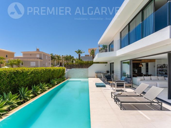 Image No.3-4 Bed House for sale