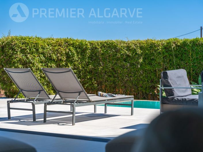 Image No.6-4 Bed House for sale