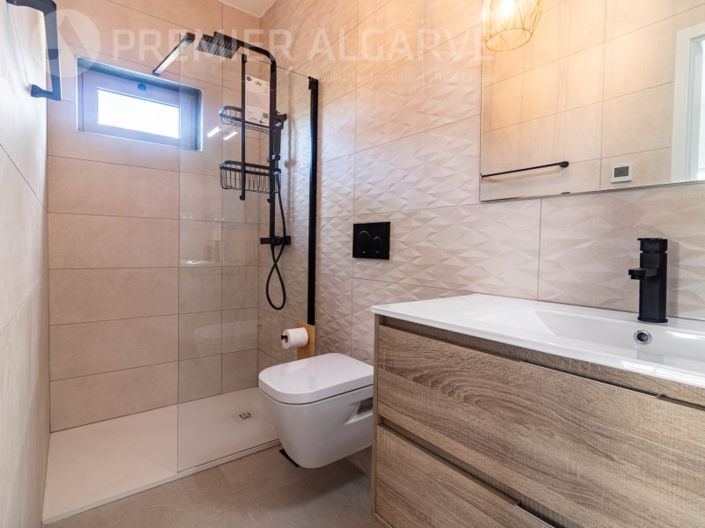 Image No.14-5 Bed House for sale