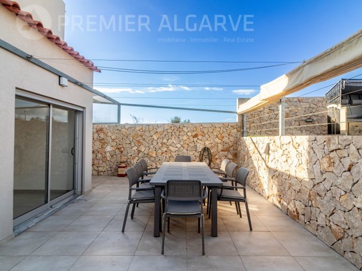 Image No.17-5 Bed House for sale