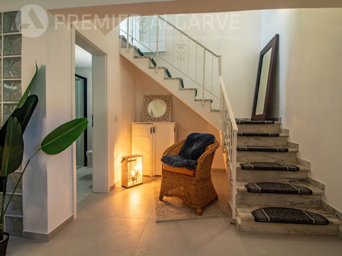 Image No.37-5 Bed House for sale