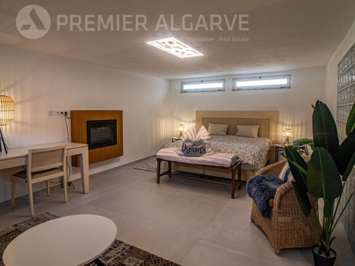 Image No.38-5 Bed House for sale