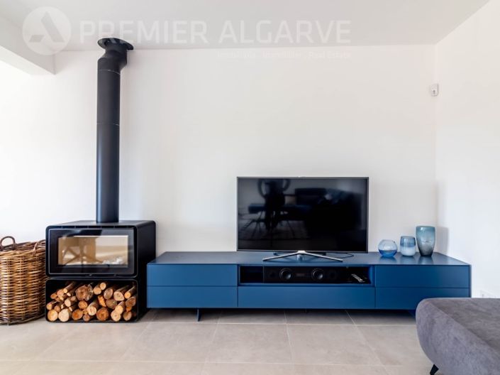 Image No.5-5 Bed House for sale