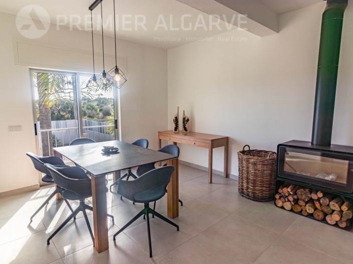 Image No.7-5 Bed House for sale